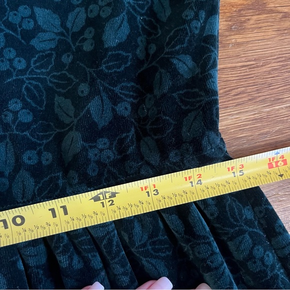 Vintage LL Bean velvet dress 6 petite Christmas holly modest holiday - Picture 10 of 11